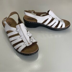 Clarks Lexi Marigold White Leather Sandals, size 11W